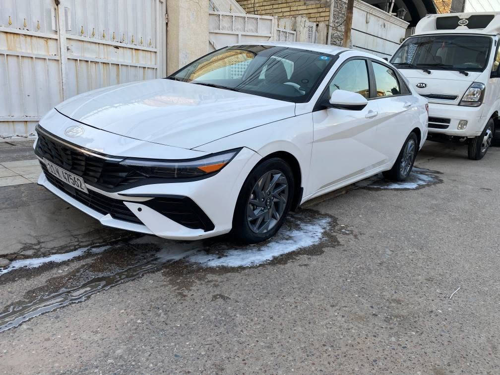السلام عليكم النترا هايبرد موديل ٢٤ رقم بغداد فول ما عدى الفتحة
تبريد ثلج
تشغيل عن بعد
تشغيل بصمه وأبواب 
رادار أمامي وخلفي 
رادار بالمرأة
شاشة متصلة 
هاند بريك بصمة
بك لايت لد 
السيارة ليبل واحد حادث ربع بنيد وربع جاملغ صبغ شاصي اليسار خصرة ومصلحة
للتواصل 
*********** بغداد, العراق

