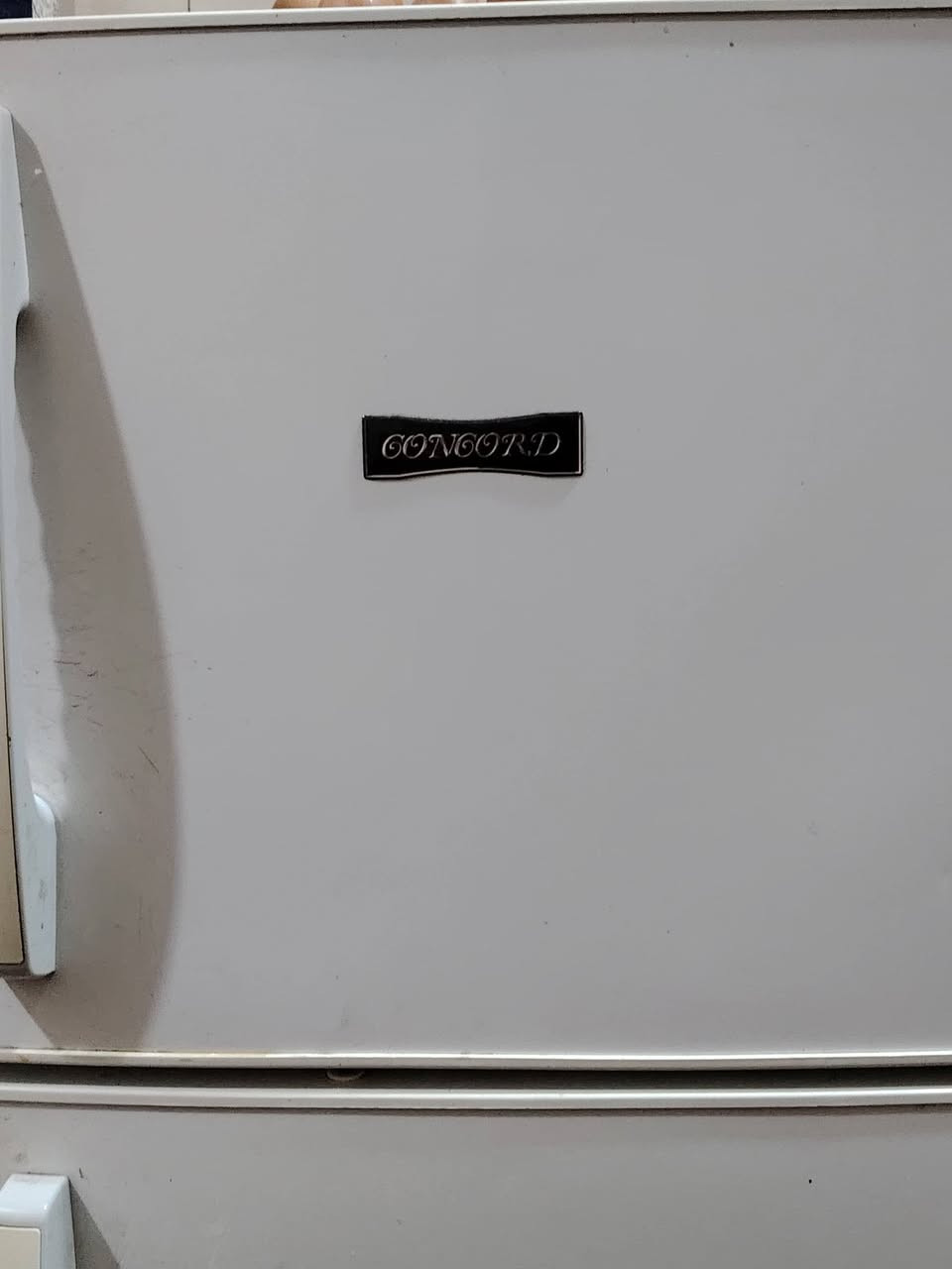 سلام عليكم ثلاجة + مجمدة
شغالات فول نوع مجمدة كينوت 
وثلاجة كونكور ثنينهن 250 بغداد مدينة الصدر 
*********** رقم الاستفسار
