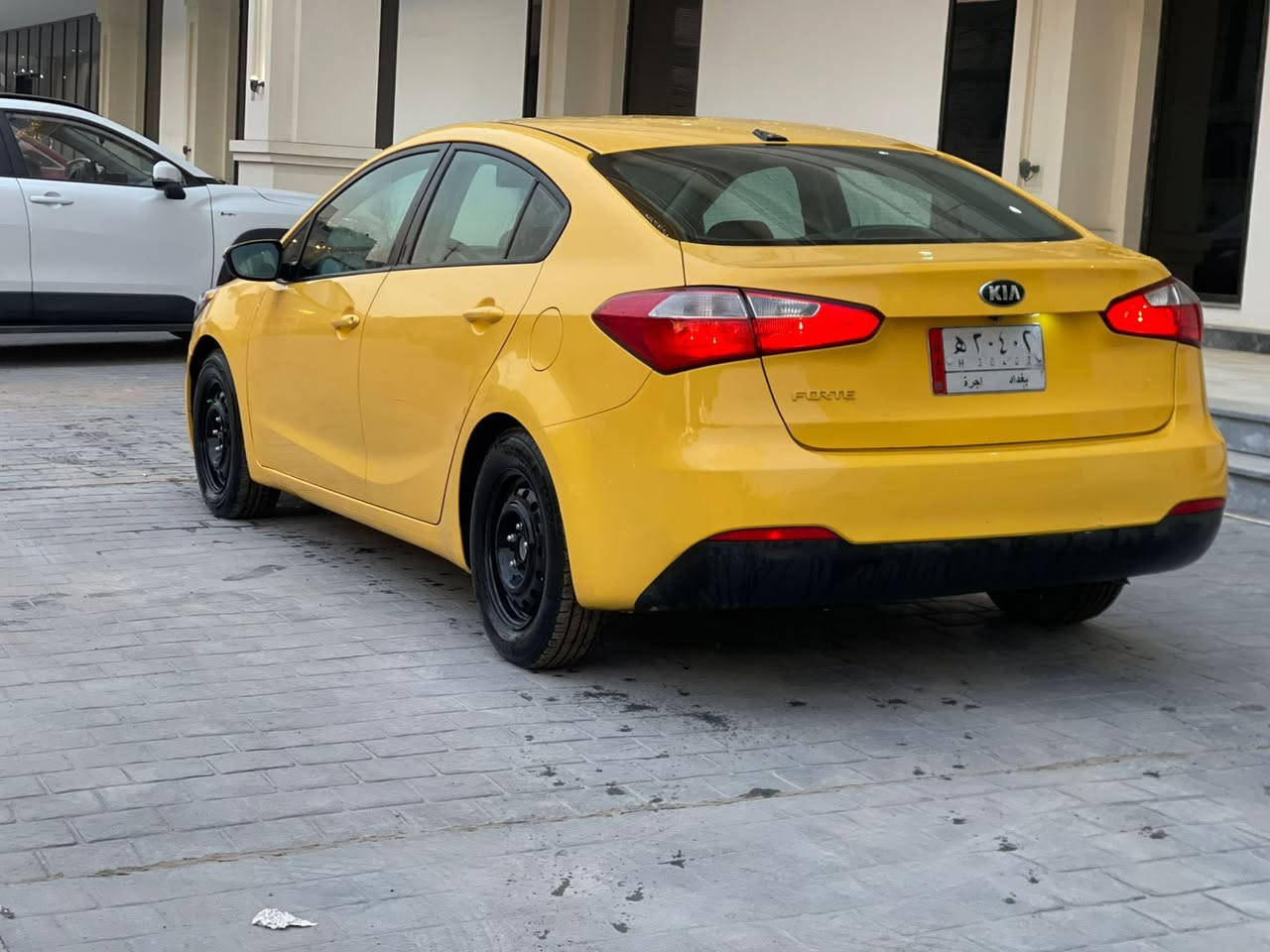 سلام عليكم
فورتي. مديل 2016

حادثها بنيد مصلح نفسه 

مكينه مبدله جديده 

صبغه جديده 

تخم تاير جديد 

سياره حلوه وخير من الله 

سعر 113وبيها مجال 

مكاني بغداد الوشاش ***********
