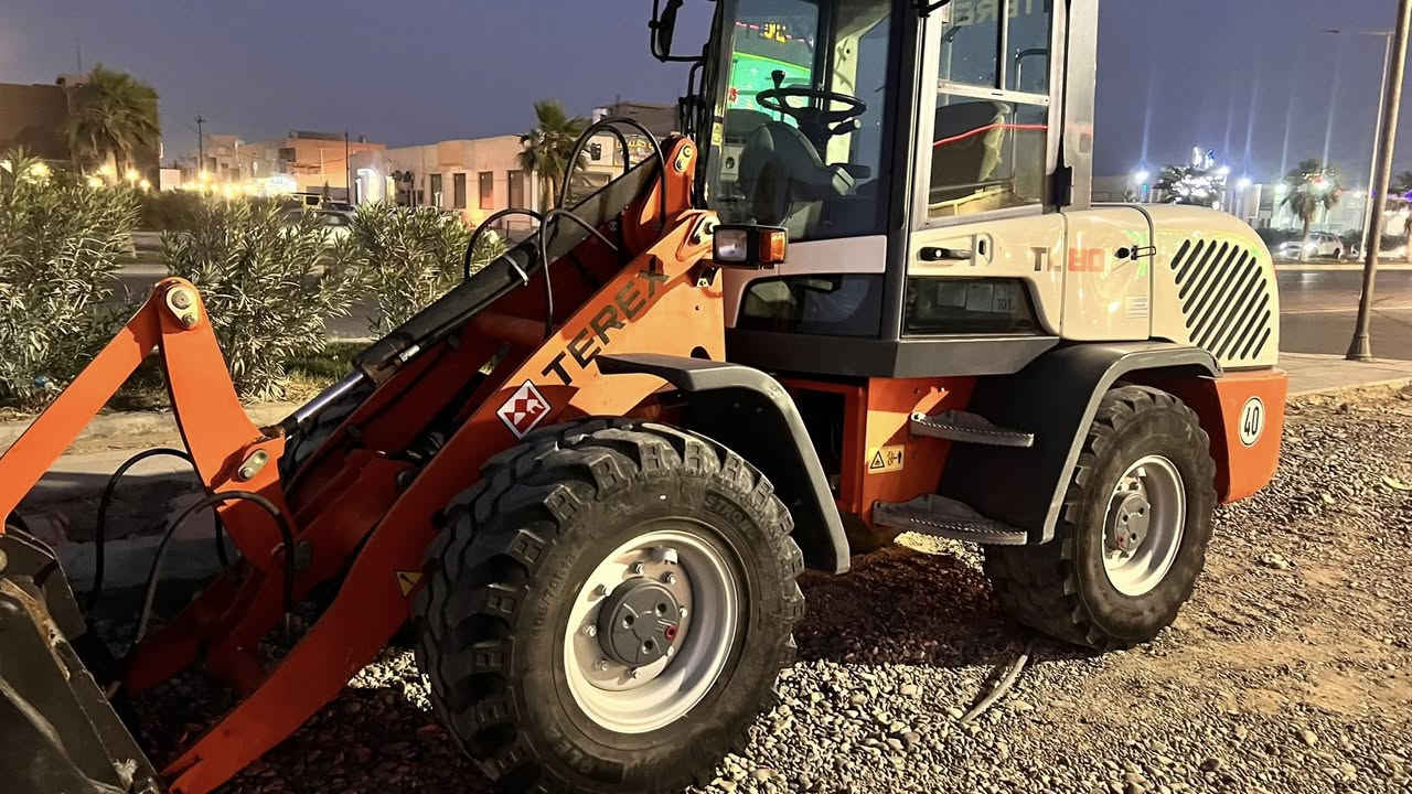 السلام عليكم شفل تركس حجم80للبيع موديل 2011مكان تكريت الاستفسار /***********
