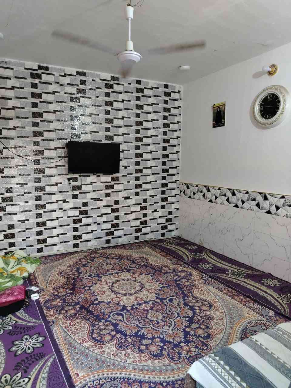 بيت للبيع
المساحة : 100م 
الواجهة : 11
النزال : 9

العنوان :   قرب مولد سيد سجاد الكفيل 

  يحتوي على - حمام داخلي وصحيات - غرفه - استقبال - ومطبخ - وصاله كبيره 
وسطحين 

للتواصل والاستفسار : ***********
او خاص
