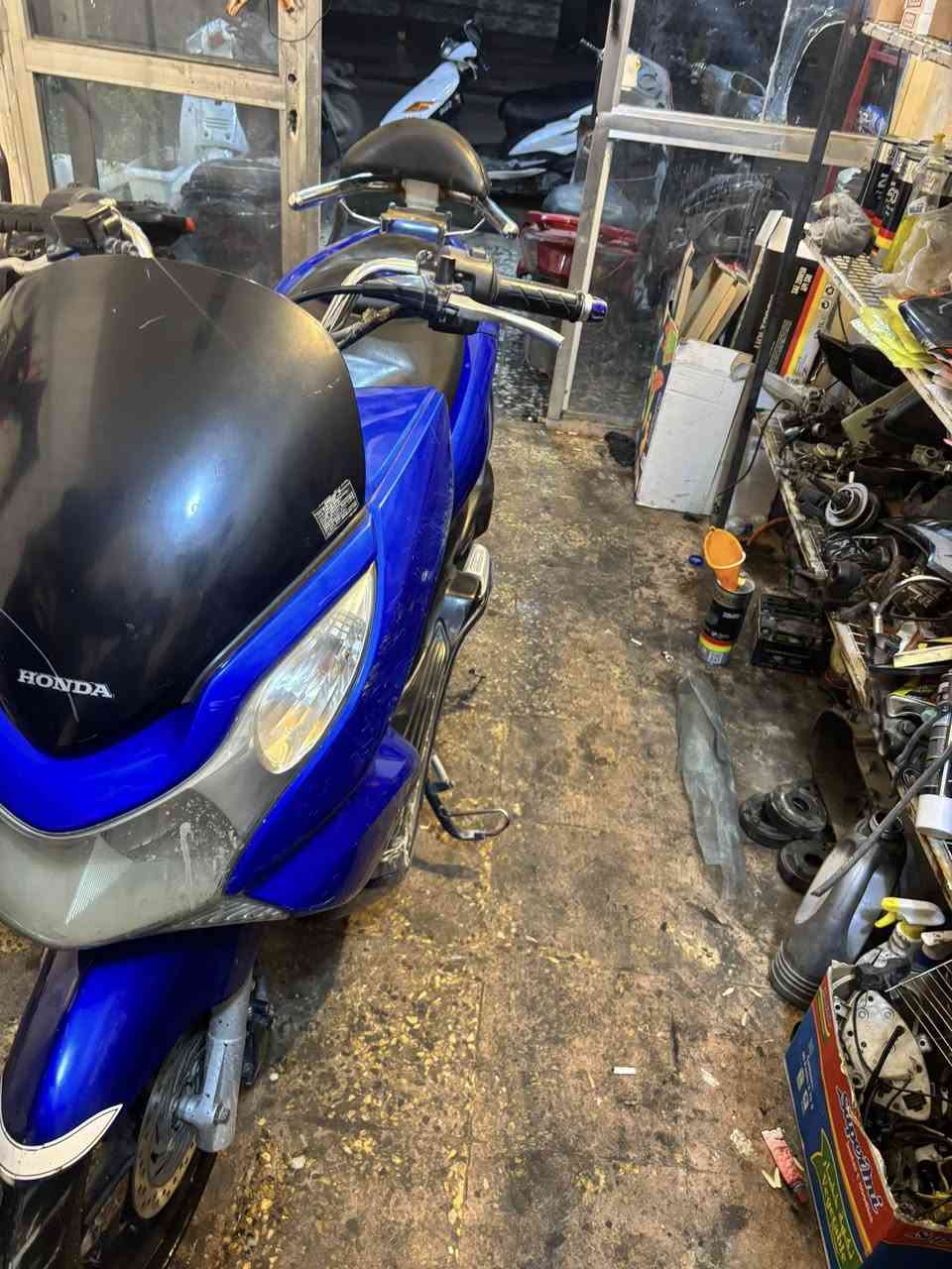 بي سي اكس الدراجه جيل اول الدراجه خير من الله بيه ملاحضات بسيطه بيه صوت بالكلج مكينته بلاديه السعر خاص او اتصل *********** عنواني بغداد الكريعات سعره مناسب
