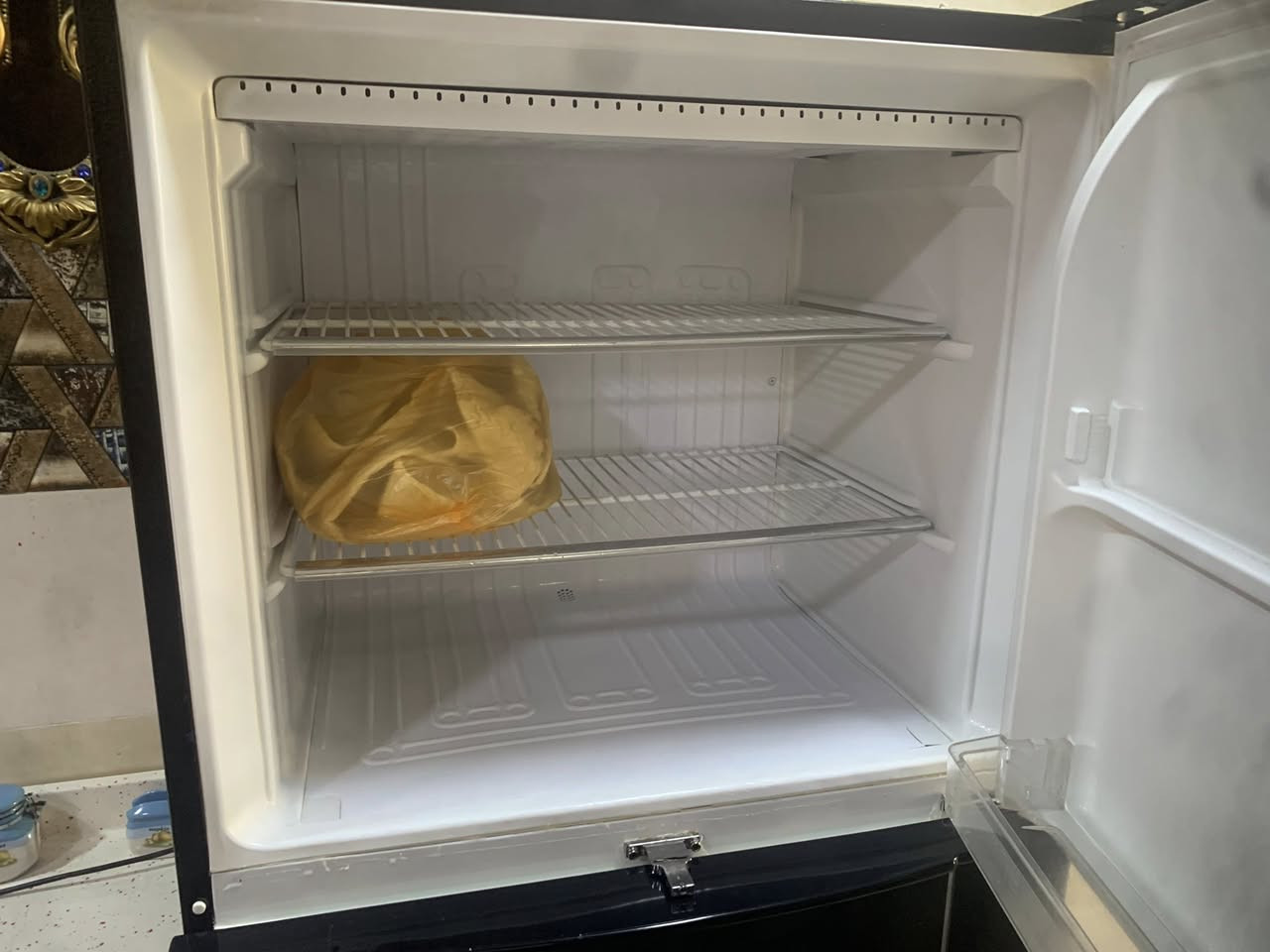 ثلاجه جديده مستعمله قليل البيع سعره 300 وبيه مجال مكاني بغداد البياع


**إذا كنت صاحب هذا الإعلان وتريد حذفه لأي سبب، رجاءا أرسل رسالة إلى الدعم الفني**