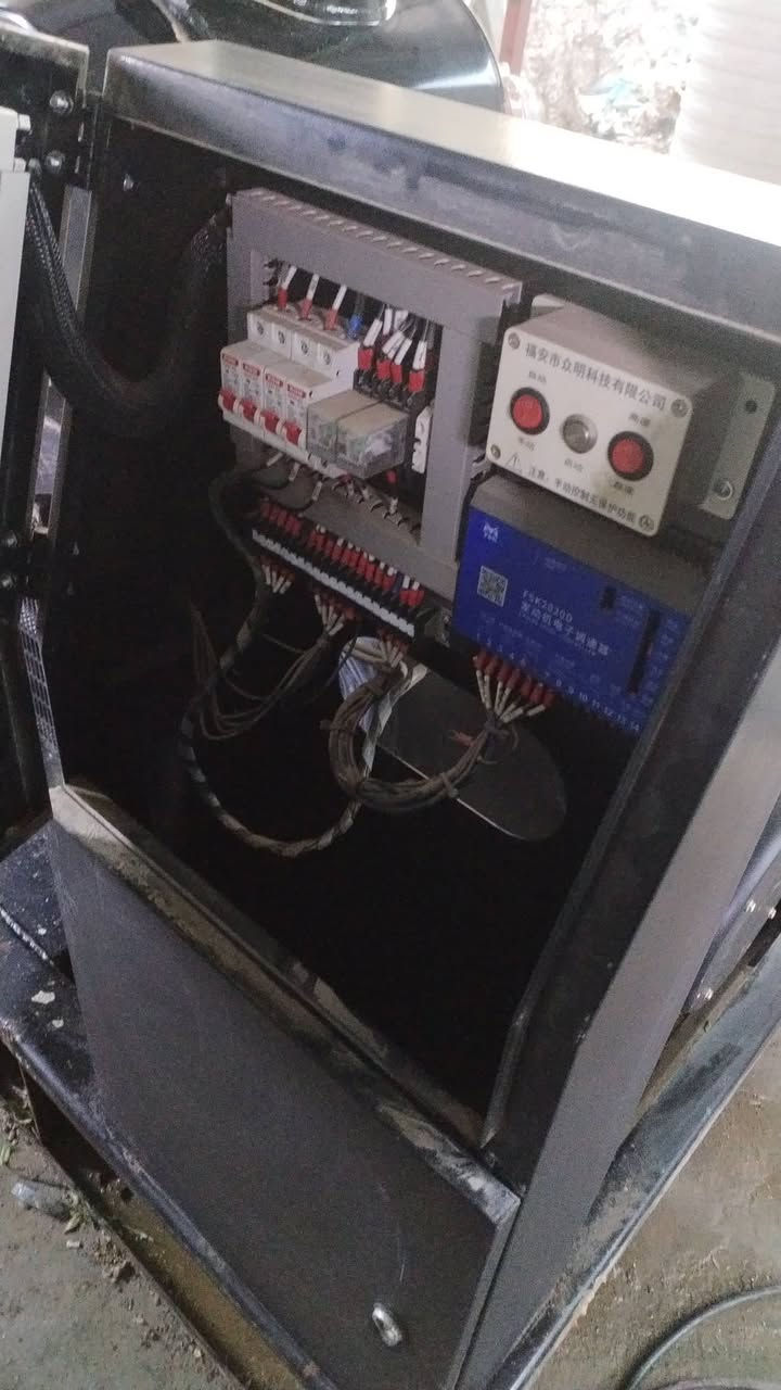 مولده البيع شتاير ١٢ بستم جديده مامشتغله قليل جديده كلش اوتو راس التوليد سنفور ٢٥٠ كيفي
بغداد الأمين الثانيه ***********
