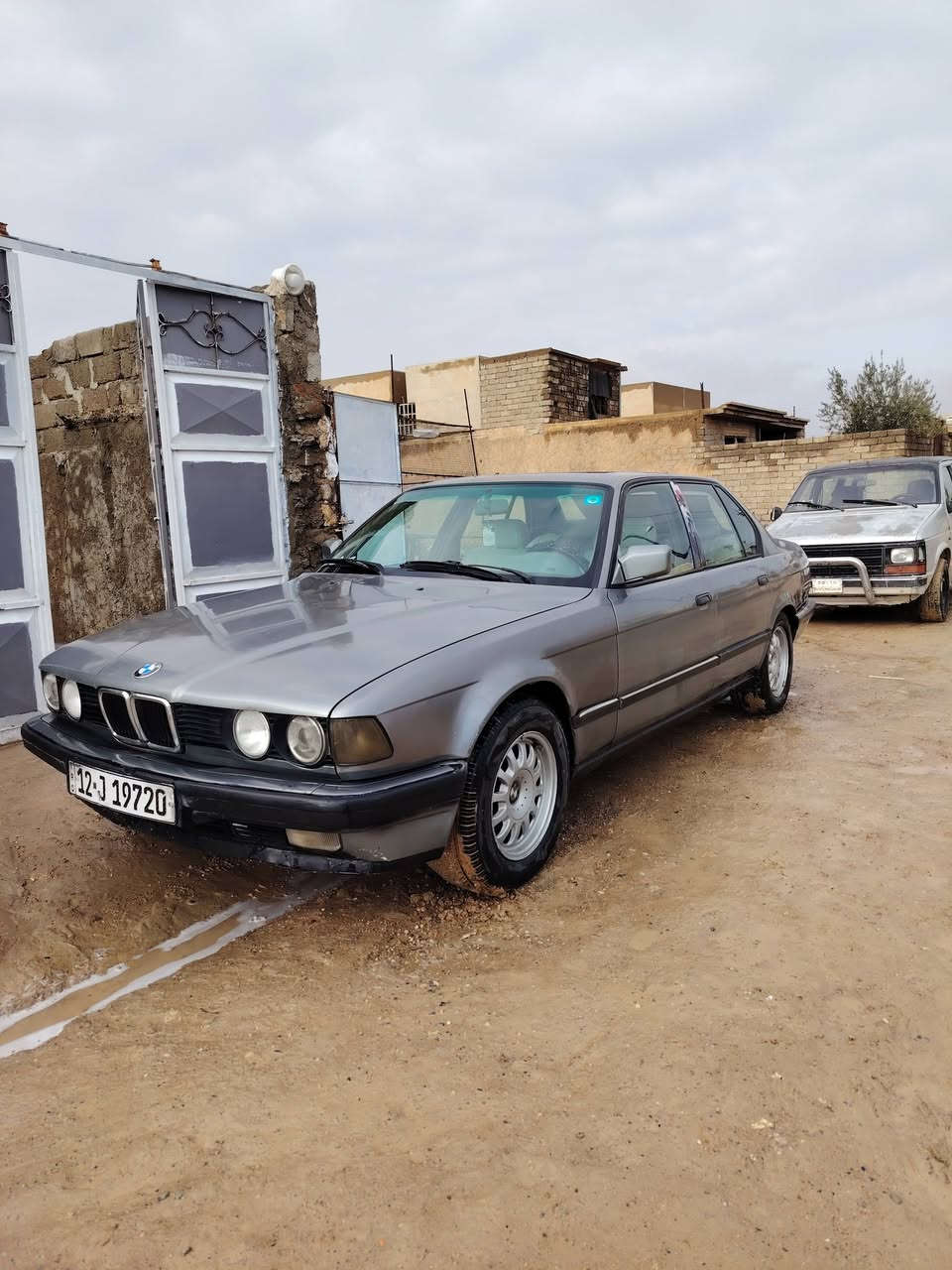 ***********
***********
 BMW موديل 1992 سياره نظيفه وضع شركه تبريد شغال مصبوغ حزام جماليه بدون حادث السر 50
