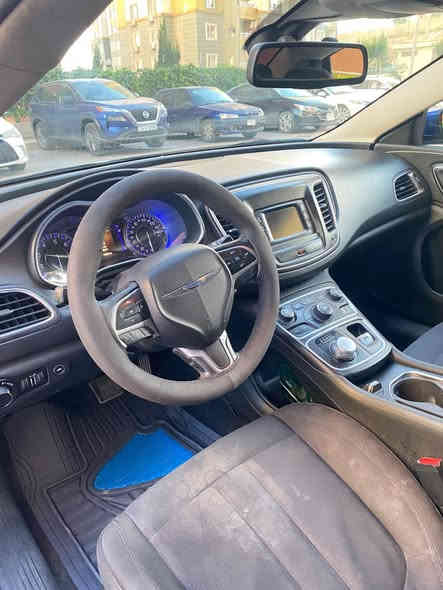 السلام عليكم 
C200 

2015 

لون بحري 

فول مواصفات مع فتحة سقف 

ماشية 180 الف فقط 

محرك وكير مكفول  مع ضمان 

شغل واطلع مباشر. 

الضرر فقط الي بلصوره. 

السعر 97 ورقه 

***********
