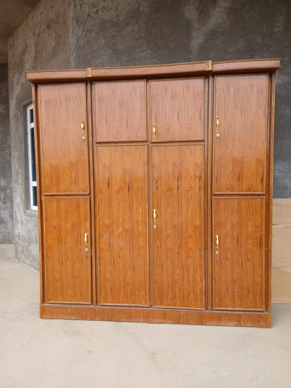 يوجد كنتور أربعة ابواب خشب ثقيل ارتفاع.250 م في الرمانه السعر 375بي مجال اتصال ***********/واتساب وماسنجر
