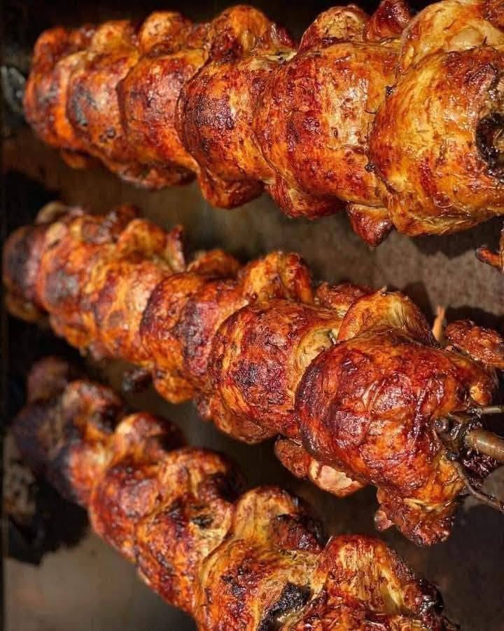 #بسم_الله_الرحمن_الرحيم

#متواجدين_من_الساعة7صباحا_الى_9مساء

يوجد لدينا #مندي_دجاج🍗🍗🍗
درجه اولى طعم يخبل😃 

تمن مرق بنواعها مع خبز ومقبلات 😋😋😋 اكل بيت فول طعم ونظافه
سعر النفر 3 الف 

يوجد #دجاج_شوي مع برياني ومقبلات 🐔🐔🐔
دجاج هش حلقوم😲😯 

يوجد لدينا اطيب لفات 🌭🌮🌭🥪😋😋 
كص دجاج 1000دينار درجه اولى 
 
طعم ونظافه 🤫فول

العنوان:باشاكوبري مقابل بنزين خانه الحكوميه 
الهاتف:*********** للطلب الاتصال عل الرقم التالي
يوجد خدمة توصيل
