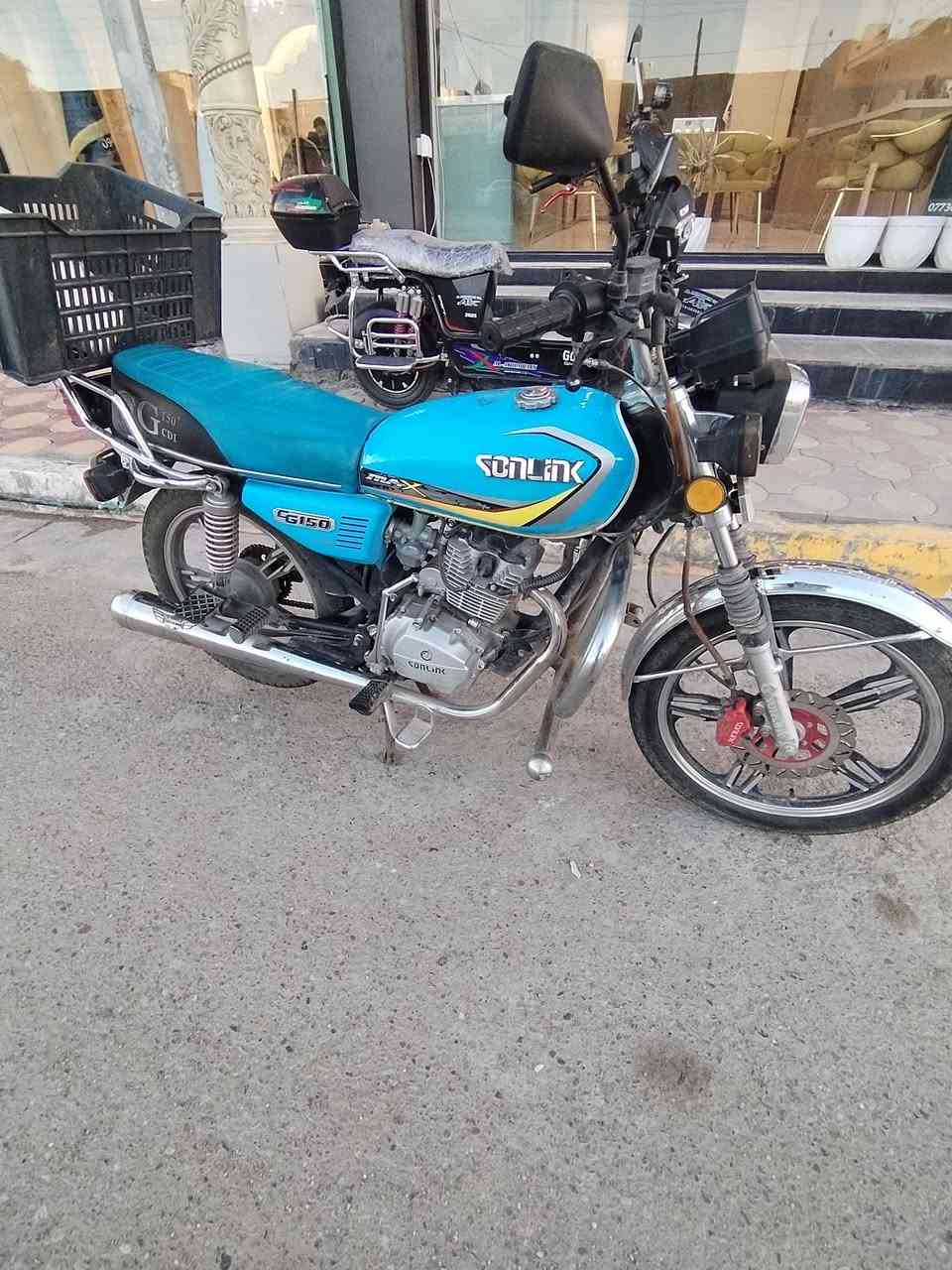 دراجه ايراني للبيع 
موديل 2023
كير مكينه فحص 
دراجه نظافه خير من الله 
مكاني الفلوجه الجغيفي الثانيه 
السعر 600 الف وبيهه مجال بسيط 
***********
