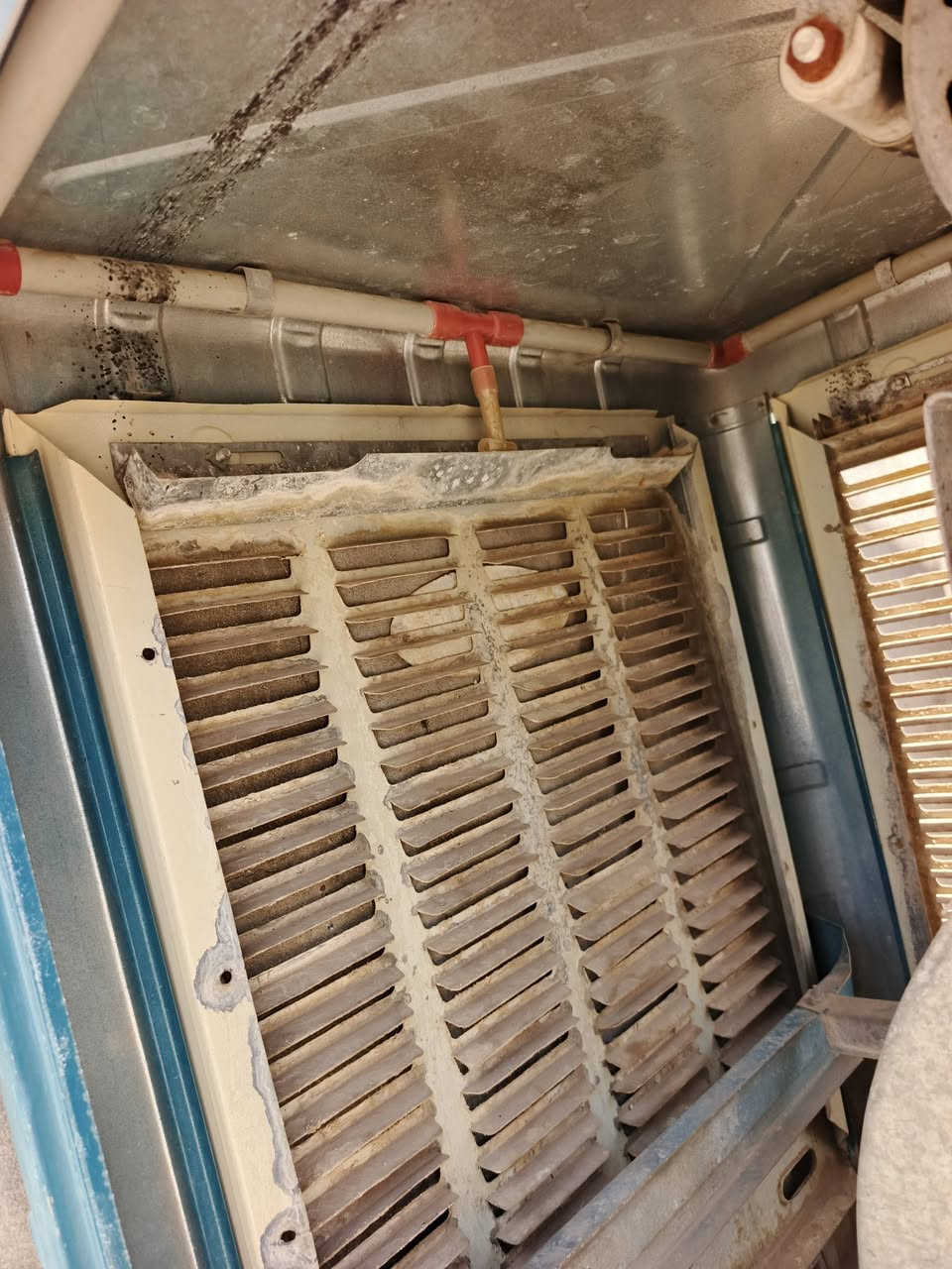 السلام عليكم مبرده جديده ما مستعمله شيء قليل كل عيب ما بيها شرط الشغل والنظافه سعر 65 مجال بسيط***********

