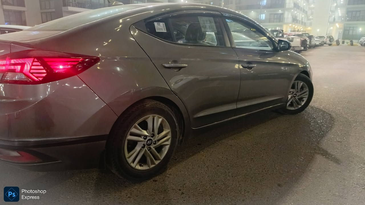 النترا 2020 وارد امريكي للبيع
فول مواصفات 1/1 
بدون ايرباك 
محرك دوش 
رقم بغداد جديد 
هزه جديده 
سيارة بأسمي 
جاهزة من كلشي 
صورة الحادث موجوده  بالمنشور 
السعر 137 ورقة وبيها مجال بسيط
مكان سيارة بغداد حي جهاد 
***********
