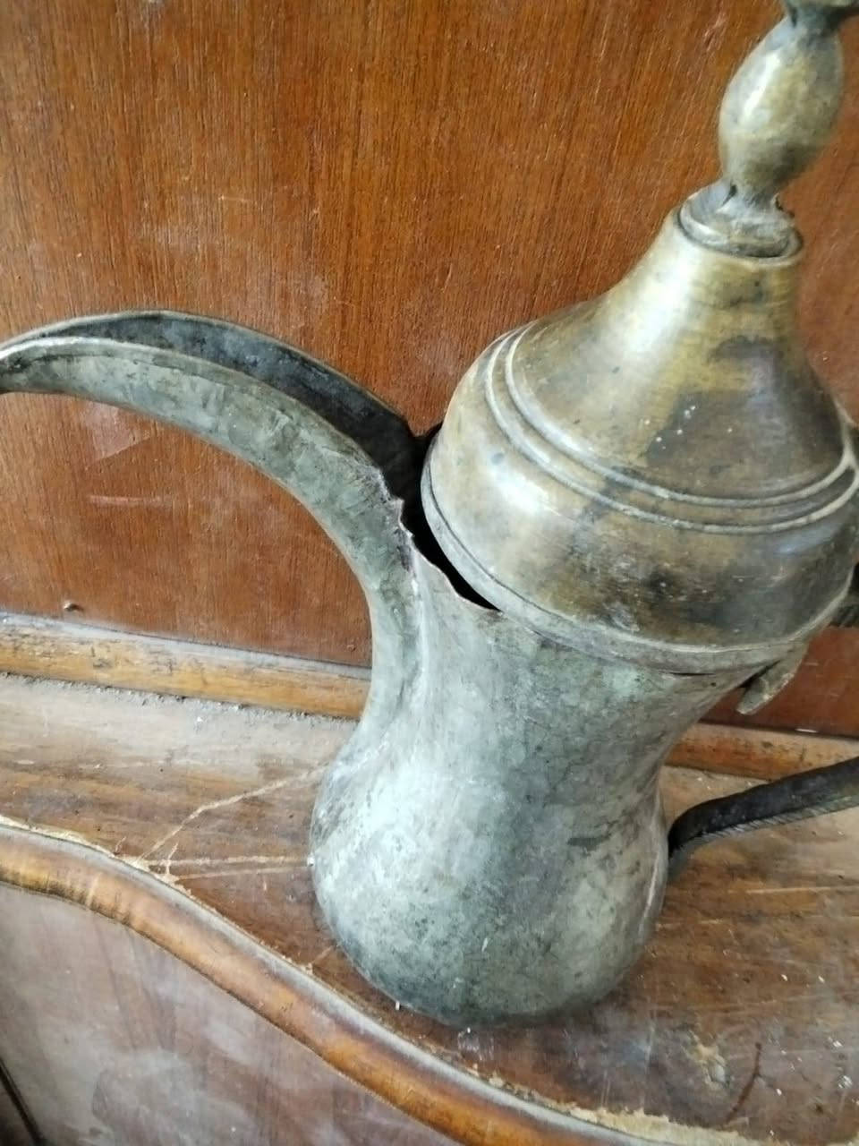 دلة بغدادية قياس 30 سانتيم السعر 110 الف مع التوصيل الى جميع محافظات العراق 🇮🇶 للتواصل عبر الهاتف وعبر الواتساب *********** و عبر الخاص
