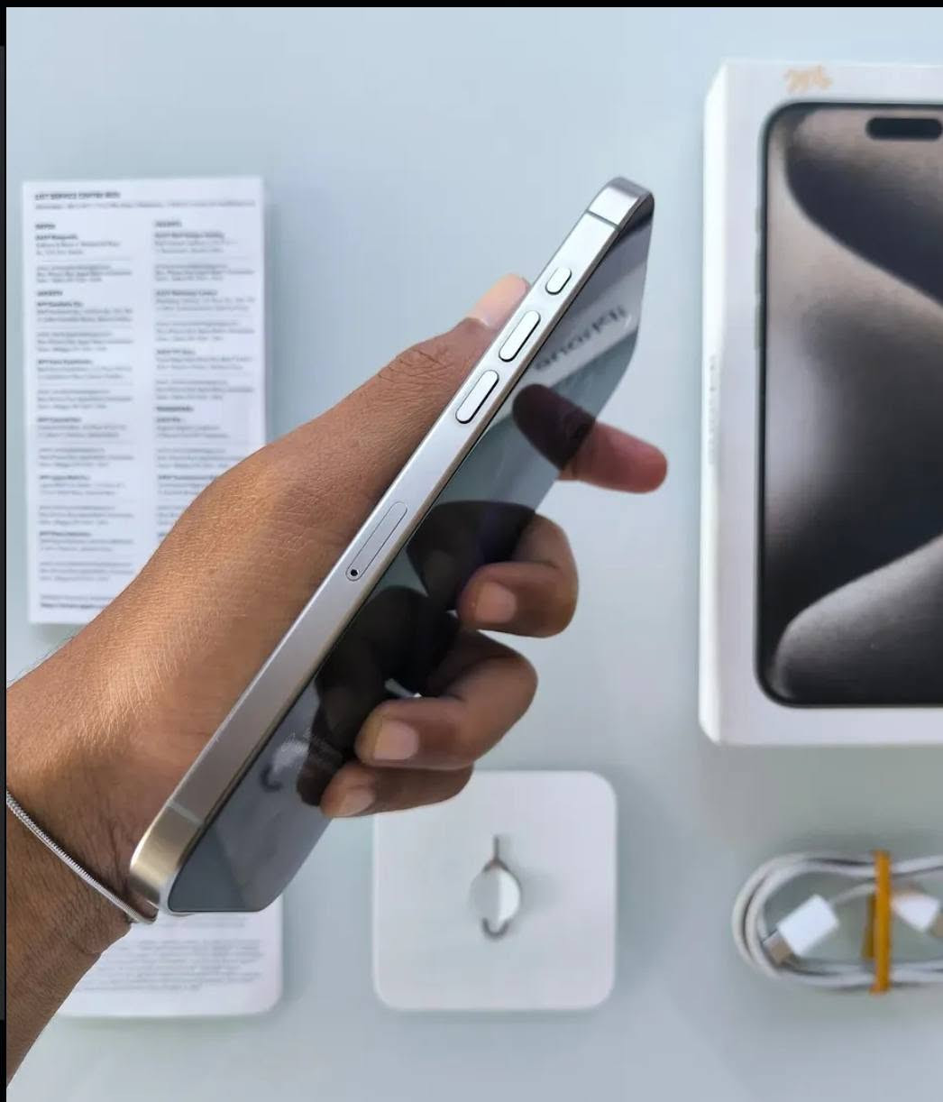 ايفون 15 بروماكس اللون تيتانيوم المميز🍁
بطاريه 87 🔋
ذاكرة 256 👍
شرق اوسط ماستر 🇮🇶
نظافتة 100/100 كلش نظيف🏮
السعر مليون و50 💲
*********** 📞
