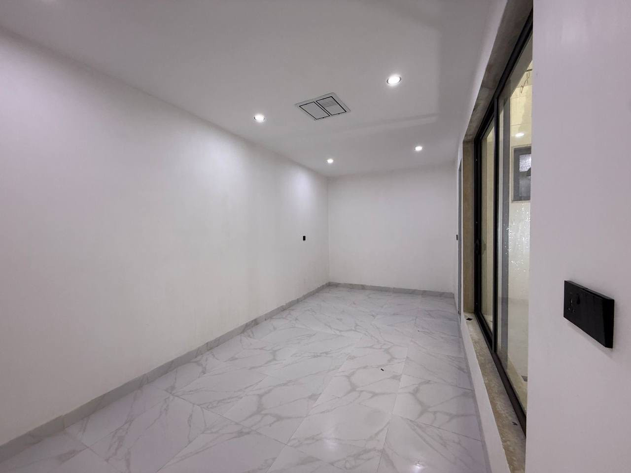 منزلين للبيع في أربيل منطقة خمسه حصاروك 125م+125م مقابل حديقة قرب سوك زيلان
يتكون:-
3غرف
صالة
مطبخ
مجموعة صحيات 
للاستفسار:-
***********
***********
***********
**********************
في حال لم يتوافق العقار مع رغبتكم او لم يكن بقدر امكانيتكم زوروا موقعنا على تلكرام للتصفح على اكثر عدد من العقارات المتوفرة•https://t.me/miran_48
