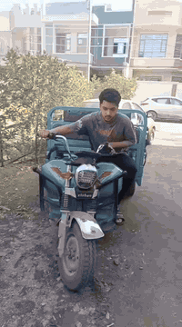 السلام عليكم ستوته للبيت نظيفه كلش بيه شغلتين الشغله الاوله البطاريات مالته منفوخه بس مماثره عليه وبطارياته الاكبارمو الصغار 
النقطه الثانيه الجعمقه مالته مفلشه متكلفك 175 وانطي ضمان بكلشي بيه السعر 1مليون ***********
مكانه بغداد الغزاليه
