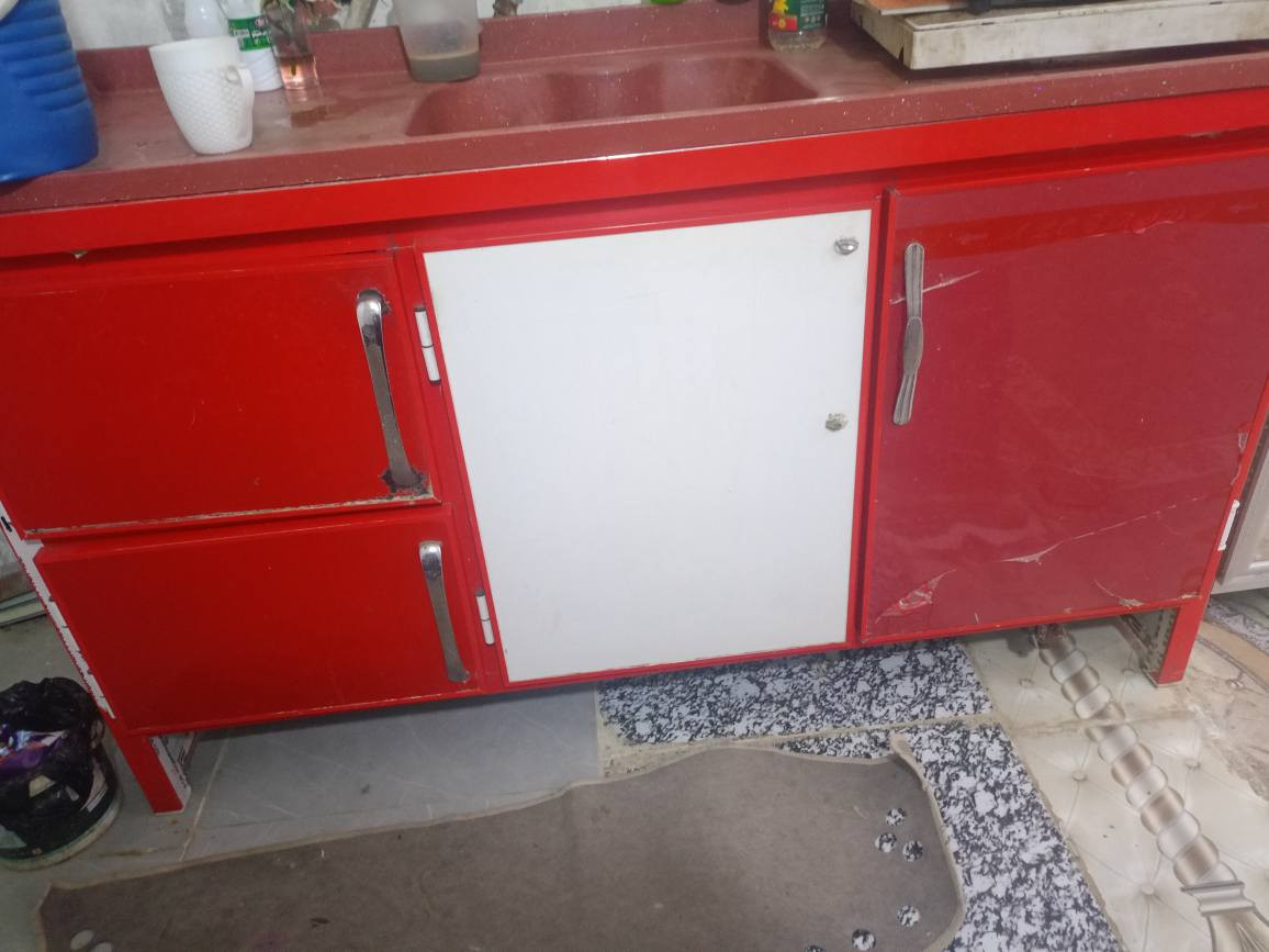 كاونتر حديث تركي كامل مترتين سعر 400 العنوان العمارات الملح مقابيل ابو رمان مقابل المشتل *********** عمارة, ميسان
