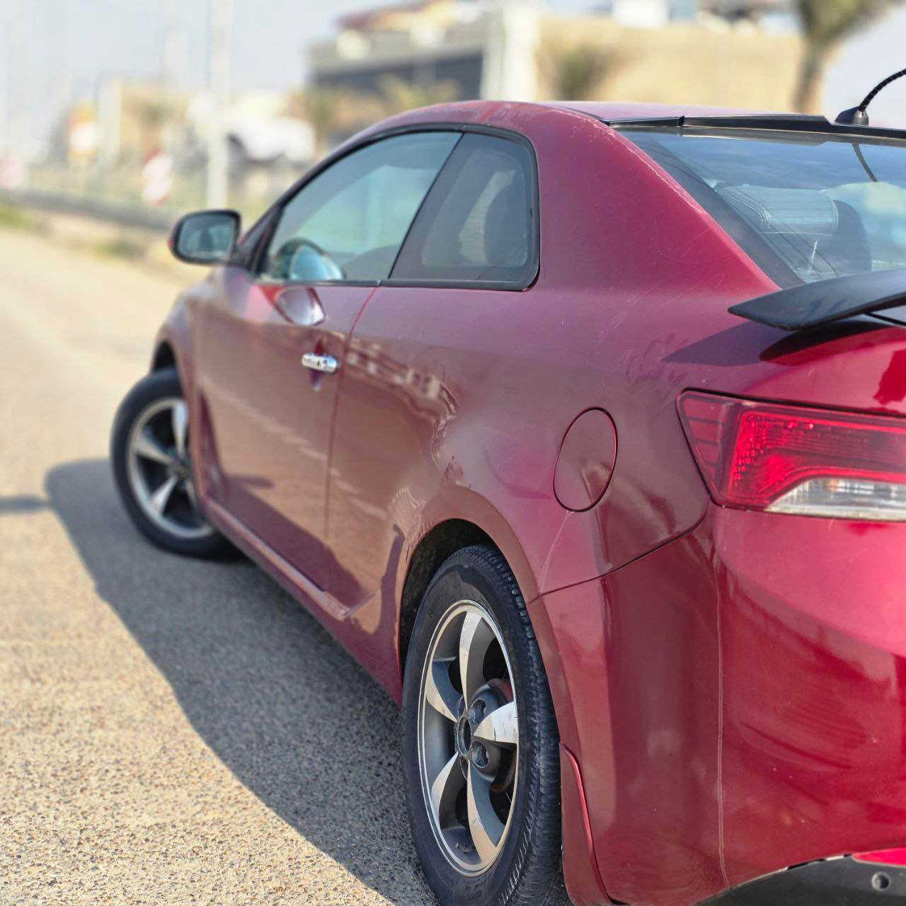 سيراتو مديل ٢٠١٠  تك باب رياضي محرك ١٦٠٠  بصمه  بلادي 
كامره سياره مرتبه كامله مكمله كير ومكينه مكفولات 
مصبوغة حزام جمالية وبيها مكانات جراد فول مواصفات رقم  الدولي  
مكان السياره كربلاء 
السعر 77$ وبيها مجال لشراي 
للاستفسار ‭*********** كربلاء, العراق
