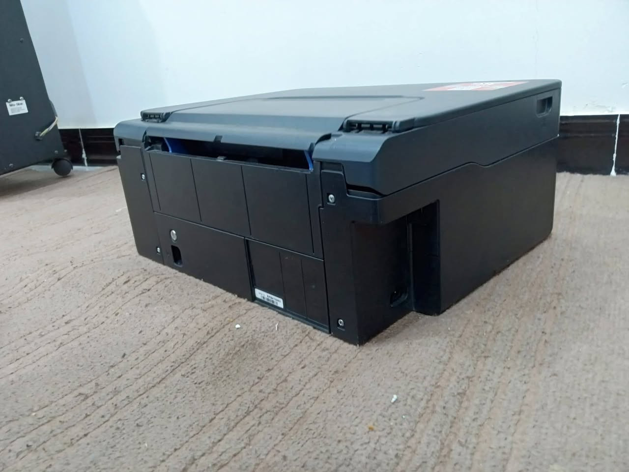 السلام عليكم 
طابعة للبيع كانون جي ٣٤٧٠ ( canon G3470 ) 
تطبع اسود وابيض وملون 4 الوان ، بيها طباعة توصل للورق اللامع ، الكاترجات ما متعوبات ونضيفات كلش ، وبيها منضومة وقواطي وصوندات بلاد ، ( وبيها تنظيف ذاتي يعني ما ينشف الحبر الحبر ولا شي) .
احبارهن متوفرات ورخاص من 10 د ال15 د وتكفيك لحد 2000 ورقة 
سريعة بالاستنساخ كلش وحلوة ومرتبة ونضيفة مال طالب سادس على كد استنساخاتة.
نضيفة كلش احسن ما تاخذ جديد ب220 هاي رخيصة وشغلها كلش حلو ودقة مرتبة تفيد كاستخدام بيتي 

اريد أبيعها لأن محتاج كلش مو لأن بيها فد مشكلة أو عطل .
سعرها ((((135))))) و((((((التوصيل مجانا )))))))--وبيها مجال-- وتشلعها من عيوني .


**إذا كنت صاحب هذا الإعلان وتريد حذفه لأي سبب، رجاءا أرسل رسالة إلى الدعم الفني**