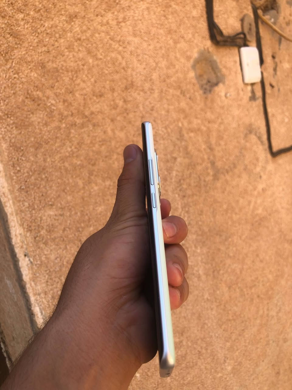السلام عليكم 📱 Redmi Note 15 (العادي) 8GB/256GB
📱 الشاشة: AMOLED بحجم 6.77 إنش بدقة +FHD ومعدل تحديث 120Hz.
ببجي 60 فريم بدون ببجي انطيك بي ضمان شحنه 4 ايام انسه يعني تشحن وصوته خرافي جهاز عالمي لزكت شركه بعدها بي
غراض كامله 
⚙️ المعالج: MediaTek Helio G100-Ultra بتقنية تصنيع 6 نانومتر.
💾 الذاكرة: 8GB RAM + 256GB تخزين (UFS 2.2) مع دعم microSD حتى 2TB.
📸 الكاميرا الخلفية: 108MP + مستشعر عمق 2MP.
🤳 الكاميرا الأمامية: 20MP.
🔋 البطارية: 6000mAh مع شحن سريع 33W.
🔊 الصوت: سماعات ستيريو.
🔐 الحماية: بصمة مدمجة داخل الشاشة + فتح بالوجه.
💧 المقاومة: IP64 لمقاومة رذاذ الماء والغبار.
📡 النظام: Android 15 مع HyperOS 2. �
سعر جديد 350  300 رايده شعندك مراوس ايفون من 11 برو ماكس وفوك نزل بتعاليق *********** مكان عوينات تكريت
