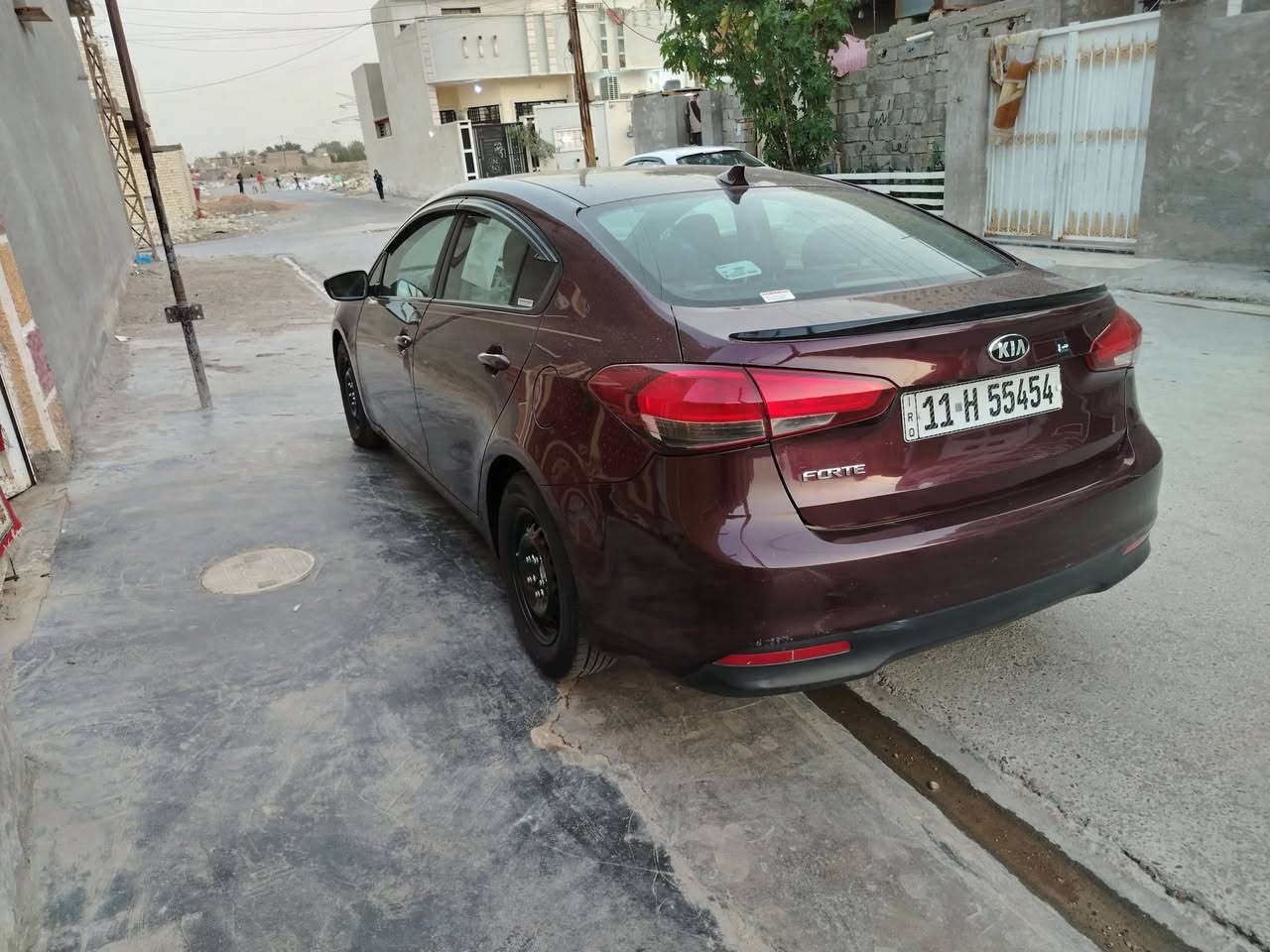 السلام عليكم للبيع كيا فورتي موديل 17 بدون حادث ليبل واحد بيها صبغ صفحة اليمن من امريكا كير عادي ماشيه 45 الف حقيقي ع وضع الشركه كفاله من كلشي جديدة كلش للأستفسار ***********
