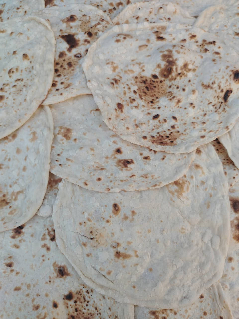 سلام عليكم الي يريد خبز بيت سبعه بلف دينار الي يريد يتصل عله هاذه الرقم ***********
