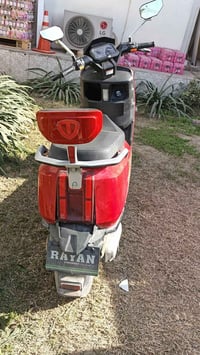 وبركاته دراجه صارلها شهرين عندي اخذتها جديدة زيرو على ايدي نطخت طخه بس...