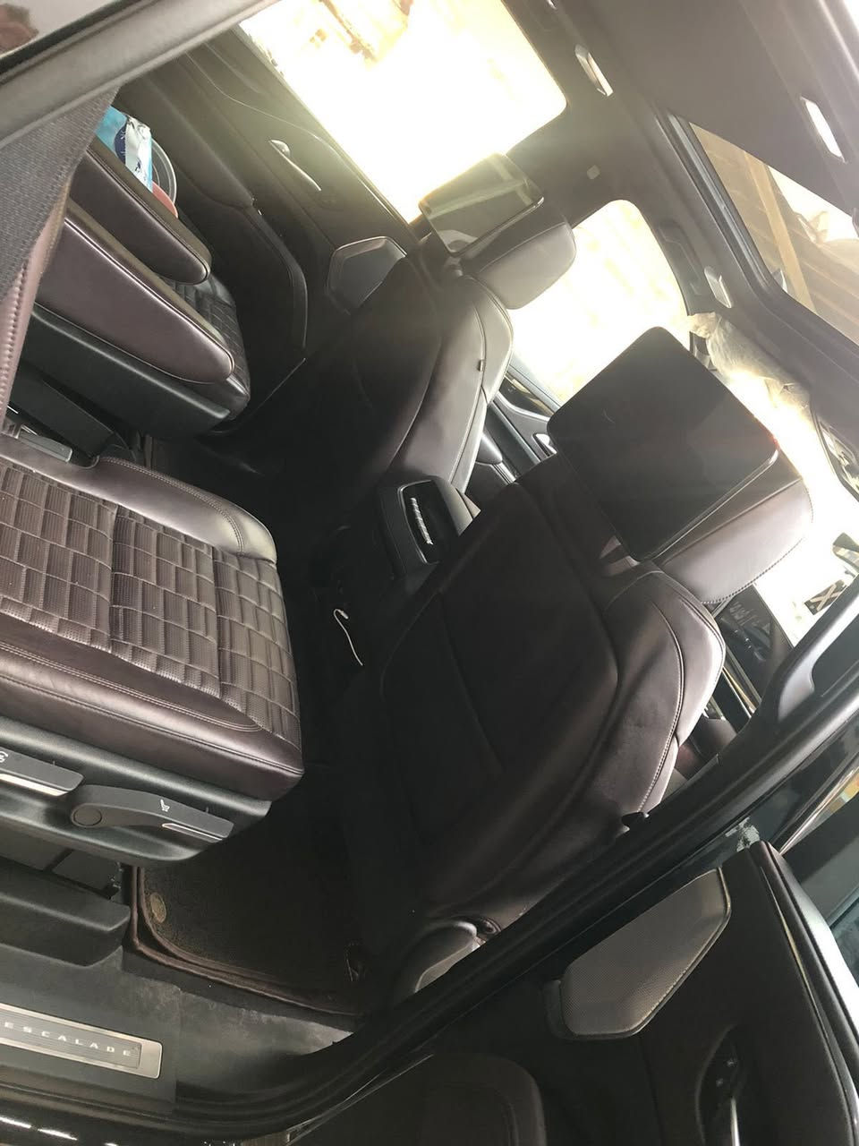 جمعة مباركة حبايب 

اليوم عدنه كاديلاك اسكاليد 2023 

وكالة المنصور ( خليجي )

كفالة عامة من تبديل من صبغ من كير من مكينة و شرط الفحص 

عداد المسافة :  43 الف كيلو

 مواصفات :

ابواب شفط 
نقطة عمياء 
مري اوتو دم 
صندوق شفط 
جكات 
نظام دفع رابع و خلفي 
شاشه كبيرة 
كامرة 4k
دمام صندوق
تشغيل عن بعد 
36 سماعة AKG
كاميرات 6
فورويل
كشن رجاج ‎ 
دوسات كهرباء
داتا شو 
بانوراما 
داخل جوزي المرغوب 
جنطة ذكية جلاق 
رادار جانبي و امامي 
رادار تحديد مسار 
مسنات خلفية تدفئة 
كشن Vib منفصل 
مري شفط 
اشاير بلمري 
ويل 22
ذاكر ميموري خزن 
مسنات جلد 
إنارة محيطية 
لدات 
اشاير ترحيب 
بصمات ٢
حزام ذكي 
كاميرا وسطية 
هاند بريك دكمة 
نظام سحب القطر 
مايك بجميع المقاعد 
نظام تجاوب مع السائق 
حاملات اكواب 
ثلاجة وسطية 

مابيها نقص كامله مكمله خير من الله 

الحلوه رايديها 80،000$ ( 8 دفاتر ) وبيها مجال 

للاستفسار ***********
