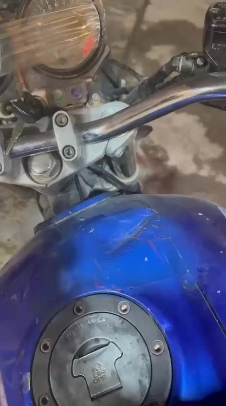 السلام عليكم سي بي400 الجيل الثاني كير ومكينه كفاله ناعمه كلش شلعه ومعدل🚀🚀 بدون اوراق ابيع كوم حديد كهرائيات كله شغاله يرادله ترتيبات جمبزيات سعر مليون و100 الف بيه مجال للطيبين او مراوس حسب القناعه مكاني بغداد السيديه ***********
