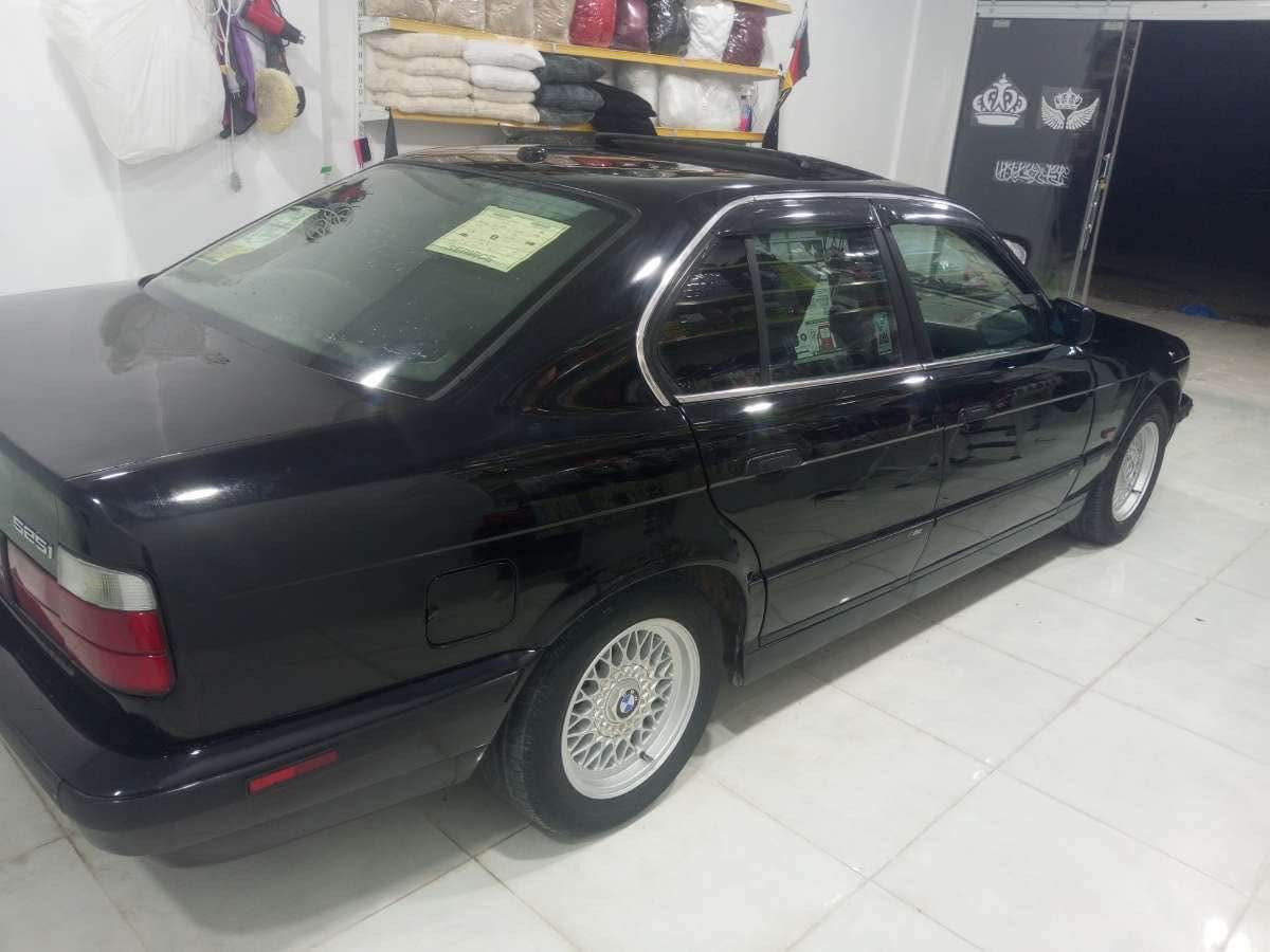 BMW520 
1990بۆفۆشتین
رەقم سیلمانی بەشەرتی تەحویل غەرامە
  پێش پان سلایت  جام کارەبا قوفڵ مەرکەزی     
تازە فرن کراوە     سارد❄️. گەرم مەزبوت  سعری56      ژمارە *********** شوین کەلار كالار, السليمانية
