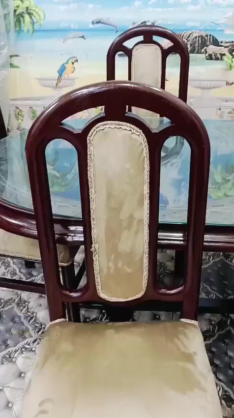 بقدم لكم سفره عموله خشب زان احمر مكون من ست كراسي المقاس بتاعها 90 في متر و90 بالازاز بتاعها استعمال بحاله ممتازه جاهزه على الفرش على طول


**إذا كنت صاحب هذا الإعلان وتريد حذفه لأي سبب، رجاءا أرسل رسالة إلى الدعم الفني**