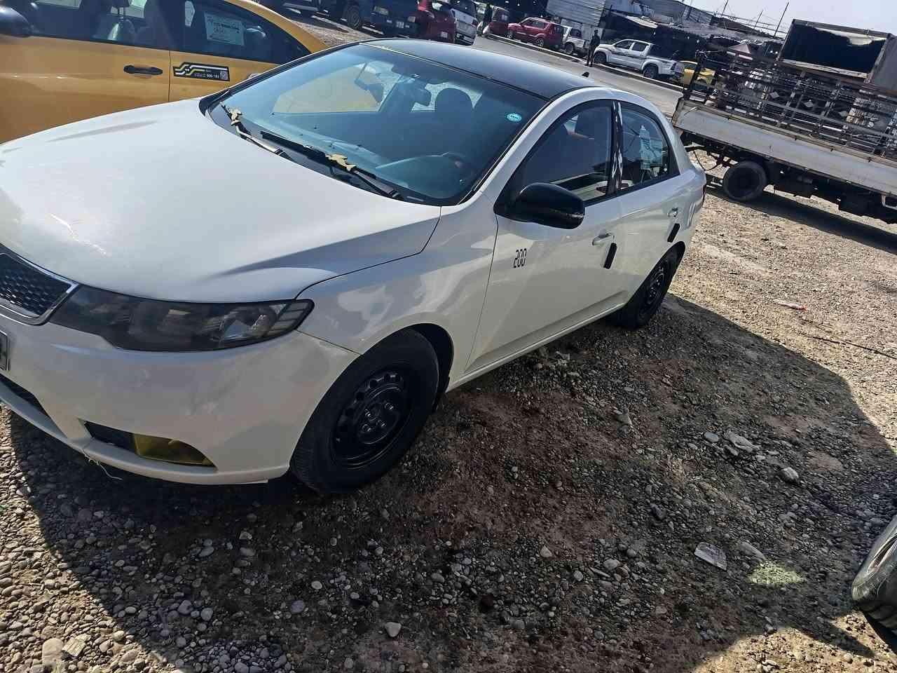 السلام عليكم كيه سيراتو للبيع موديل 2012
وارد خليجي
رقمي شمالي سليمانيه سنويه جديده
سياره نضيفه ضربات خفيفه بيهه
محرك 1600
كير 6 نمر السياره مكفوله من الضربه القويه و مكفوله كير محرك
$ السعر 95 بيهه مجال قليل 
عنوان بغداد الجديدة 
رقم تلفون *********** بي واتساب
