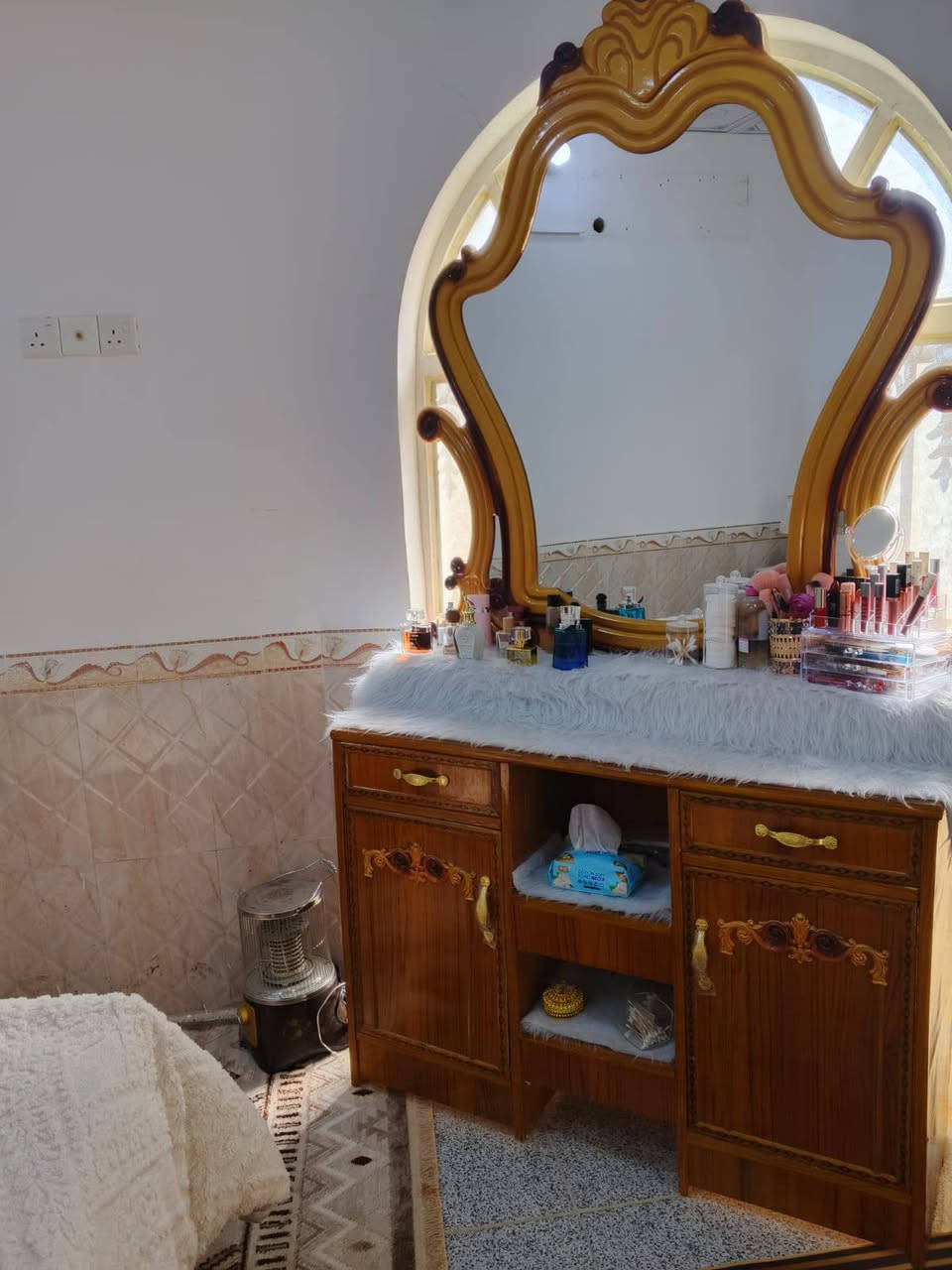 السَلٱمٌ عـَلـْيگمّ-ۈرحـْمّـٌة ٱللـّہ ﯙبُرگـّاتہ
غرفة تسكام جديدة للبيع صارلها شهرين 6بيبان غرفه تخبل
بس مكاني زغير رايديها بمليون ***********
