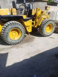 شفل كوماتسو دبليو 70 تخم تاير جدد جاهز للعمل مكفول رقم وسنويه نكليزي ب...