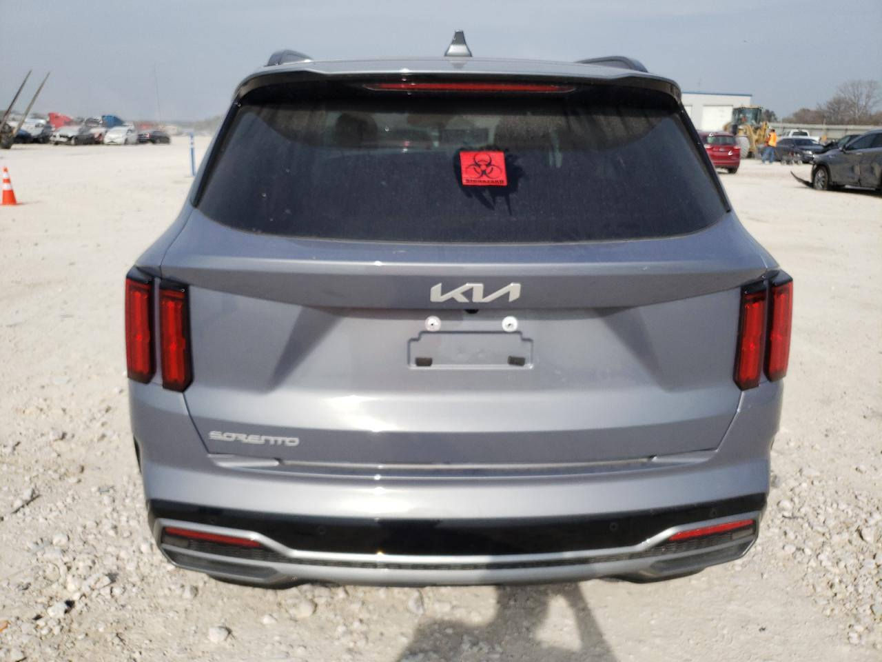 السلام عليكم من رخصه الادمن سورنتو موديل 2023 مكينه اربعه سلندر تيربو فول مواصفات السعر 235$وبيهه مجال لشراي التواصل على الرقم ***********
