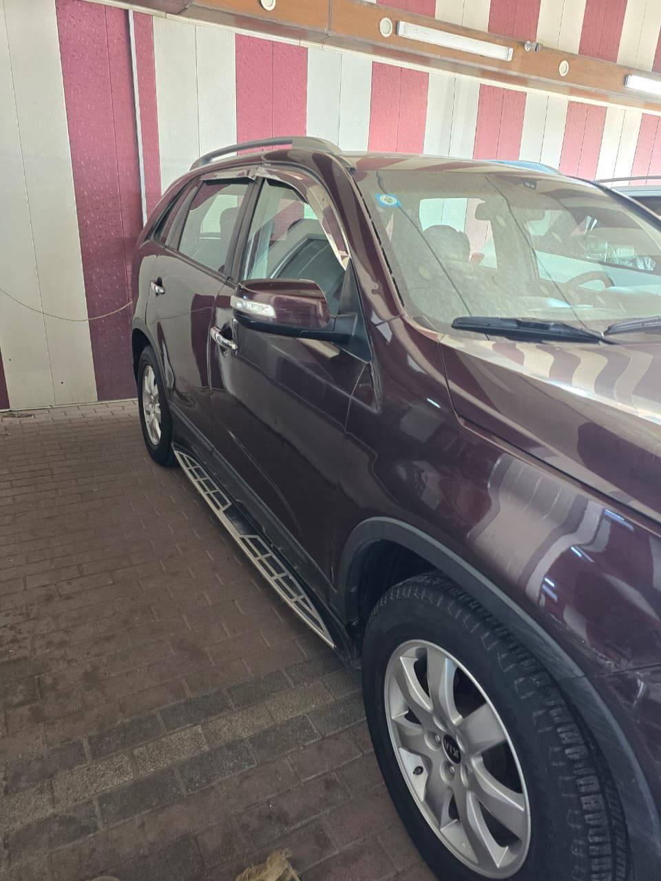 سلام عليكم عندي سورنتو موديل12امريكي لون ماروني محرك 2400 رقم بغداد سعر145 بيه مجال الرقم ***********
