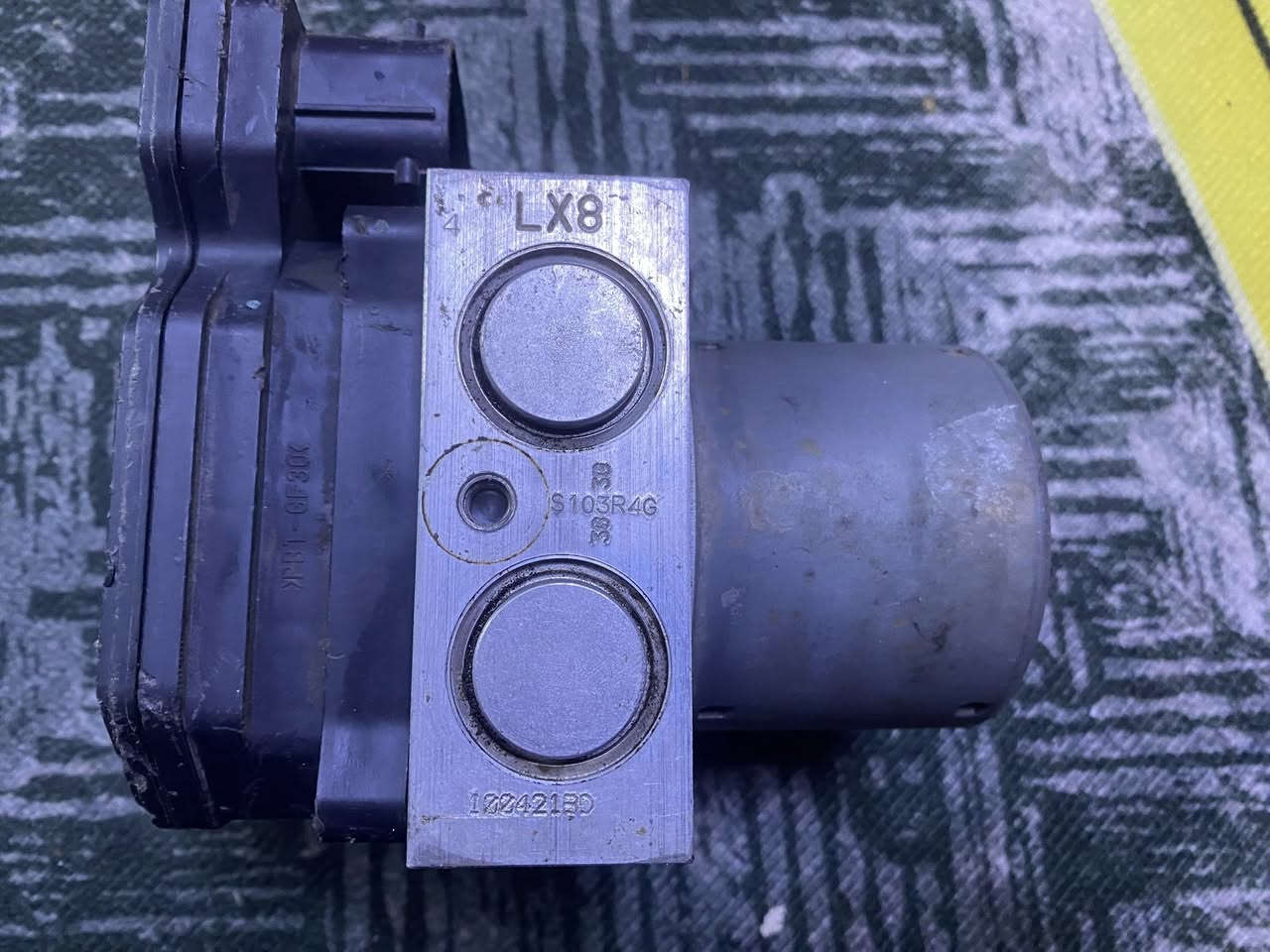 ‏سلام عليكم ABS مال فورتي أو انتره شغال وعل فحص جبته وما شديته  مكاني بغداد بل معامل بالعماري *********** والي موشراي لا يكسر سعر 125وبي مجال قليل عل فحص
