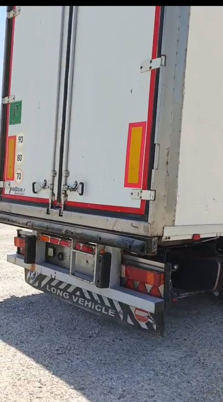 سلام عليكم براد شمتنز دوسه قليله شاصي طويل ابلادي بصمه 400 مكينه زيتونيه 
جاهز للعمل السعر 120ورقه ***********
