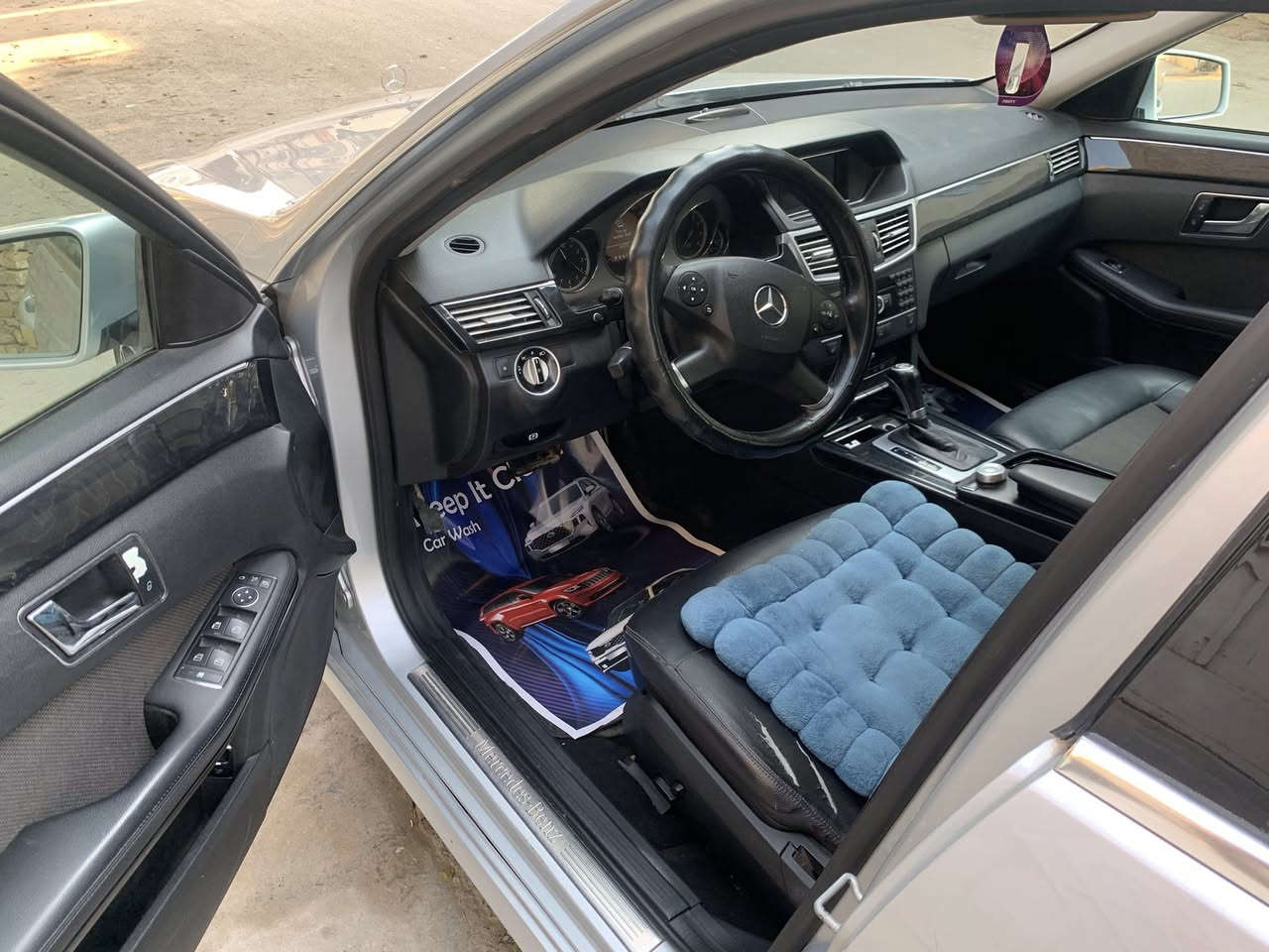 مارسيدس E212 مديل 2011
مكينه 2000 تيربو مكينه M271 السياره جاهزة قطعتين صبغ وبارد شبر بلبنيد
مواصفات 
حساسات امامي خلفي 
تدفئة كشنات امامي 
بردات بوب خلفيه 2
معروفه مواصفات الE
للبيع فقط 145 وبيها مجال
مكان السيارة بغداد 
***********
