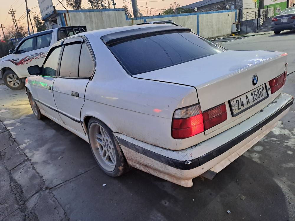 BMW1990.     /رقم سنه وي جديد هتا ٢٠٢٨ كبس 520  كير عادي.  سلايت تبريد جام كاربياي. زور هاوينه. به لاي سكن وركرايه بشو بشت خاوينه زور. كيرمجينه شرت. ويل كب M غرامه 525 هزاري. لسره أربيل, العراق


**إذا كنت صاحب هذا الإعلان وتريد حذفه لأي سبب، رجاءا أرسل رسالة إلى الدعم الفني**