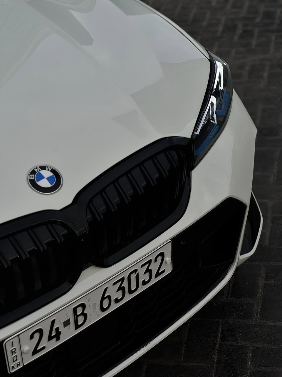 سعر مناسب !!!!!!!!!!!!!!!!
بي ام دبليو 330i 2022 محول 2025 ام باكيج 
سيارة بيه ثلاث قطع صبغ جاملغ ثنين ويا بونيت 
بين باب و جاملغ خلفي بيه رشة صبغ 
ماشية 46 الف كيلو متر 
گير محرك كهربائي كل اب شرط 
سيارة اس درايف يعني دفع خلفي 
رقم شاصي WBA5R1C05NFL65708
سيارة بس للبيع بدون مراوس 
ايرباك ستيرن بردة طاك 
بدون دواخل 
سعر 228 ورقة مجال بس حق الجية !!!!!!!!!!!!
مكان سيارة اربيل 
واتساب ***********
