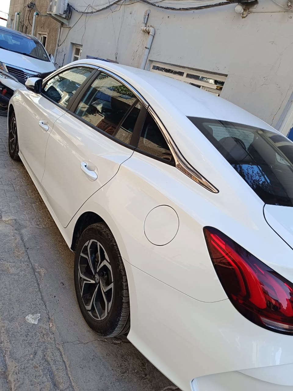 السلام عليكم للبيع ام جي gt كير عادي كير عادي رقم اربيل بأسمي السياره مكفوله كفاله عامه ماشيه 6 الاف فقط مواصفات معروفه مكان السياره بغداد الحريه السعر 105 وبيها مجال للطيبين ***********/// ***********
