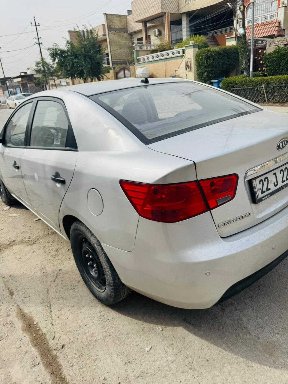 سلام عليكم سيراتو البيع موديل ٢٠١٣ سياره جديده جهزا مابيها نقص رقم ربيل بسمي سنويه وهزا جديده سياره خليجي قطعه صبغ وحده وجاملغ بي بارد بصيط باقي مكفول مكينه ١٦٠٠ تبريد تتفه كهربايات كامله سعر ٨٣ وبيها مجال بصيط مكان بغداد رقمي ***********
