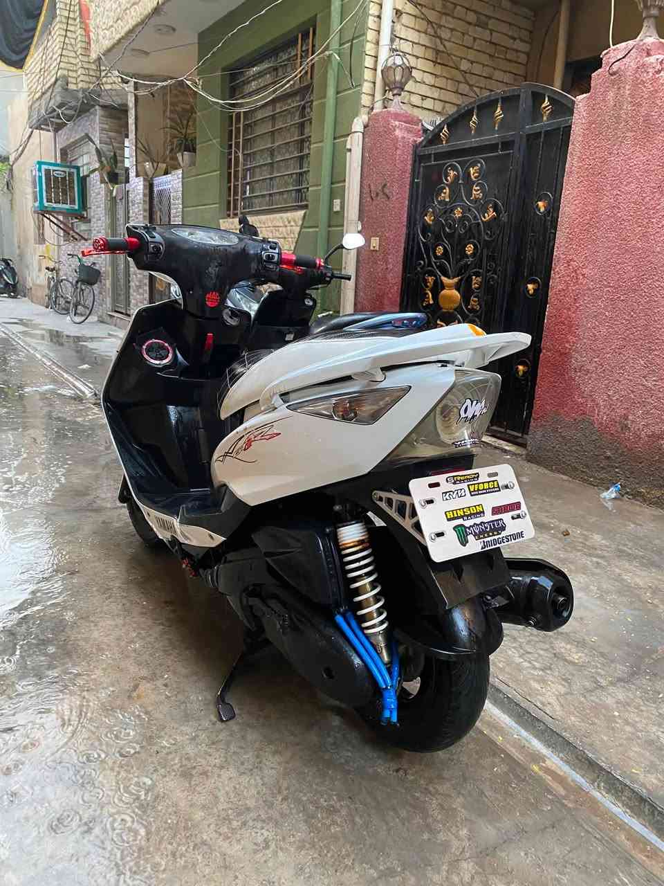 دراجه ثعلب جيتي ار للبيع 
دراجه رمبه كابريتر كفر بلادي  مكينه مكفولة  
العنوان بغداد /كريعات/ الدراجه صار شهرين من ماخذهه
التفاصيل خاص 
***********
