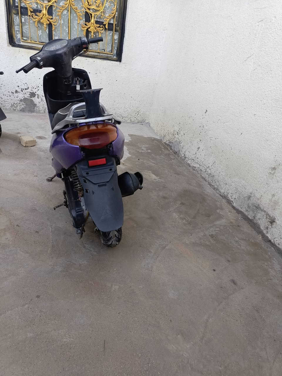 دراجه لكزز دراجه شرط الشغل محرك شلعه ومعدل سلف شغال بس الدكمه عاطله السعر ٣٠٠ بيها مجال ابو الخصيب ***********
