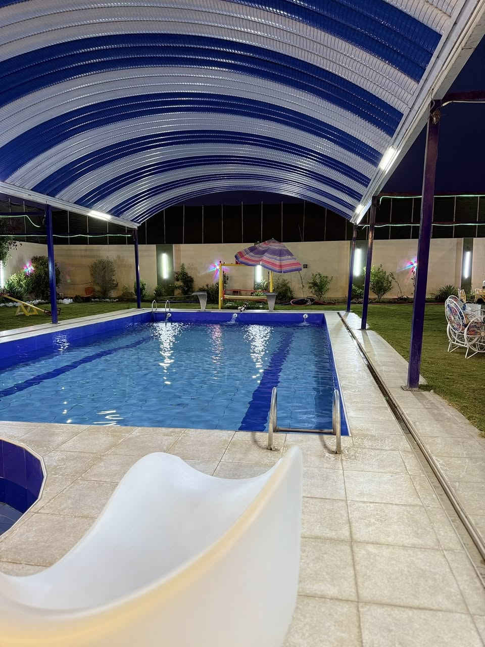مزرعه نوارس بلد.                                                                         

متوفر حجوزات 

الاربعاء شفت صباحي وشفت مسائي 
الخميس شفت صباحي وشفت مسائي 
الجمعه شفت مسائي 

للحجز والاستفسار الاتصال على الرقم 

*********** 

متوفر واتساب على الرقم
