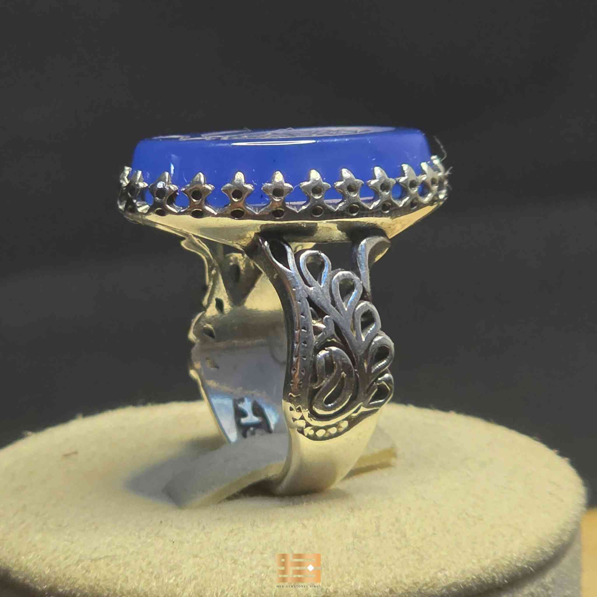 ﷽
خاتم رجالي
عقيق خراساني أزرق 
فضة 925 صياغة HG
منقوش "يا زينب" صلوات الله وسلامه عليها
خط بهجت وإمضائه
الوزن ١٤.١ غ
القياس ٢٣

لينك المزاد على الواتساب🛍:

🔗https://chat.whatsapp.com/GAK4nGjC5FC8BV5OaeH8Uw


**إذا كنت صاحب هذا الإعلان وتريد حذفه لأي سبب، رجاءا أرسل رسالة إلى الدعم الفني**