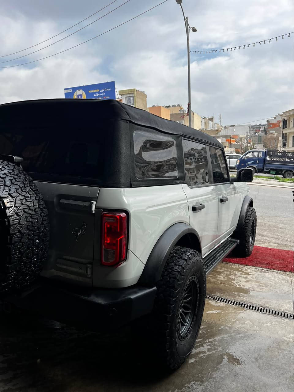 فروشتنی خێرا 🌹258$ وەرەقە 
فۆرد برنکۆ 2024 beg beng
10 هەزار ڕوشتووە 80 ڕوژ کاتی تیا ماوە 
دوو چاملخی پیش بۆیاخە بی ناو گرتن بی ئەرباک
4 پستۆنی 2.3 لیترە 
5 تایەو ویلی لەسەرە بای 11$ وەرەقەیە. 
لە سلێمانیم 
15$ وەرەقەی تێ چێت ڕەقەمەکەی 4 پستۆنە😍
*********** السليمانية, العراق
