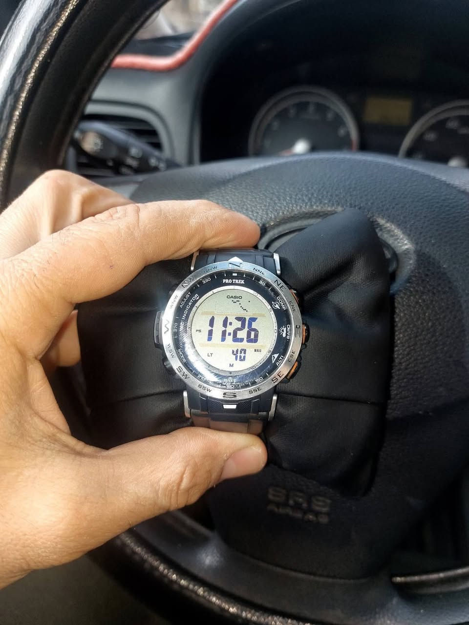 Casio protrek
نظيفه جدا ٩٩%

هذه الساعة تتميز بكونها تعمل بالطاقة الشمسية، ومقاومة للماء حتى عمق 200 متر، وتحتوي على مستشعرات للبوصلة، والارتفاع، والضغط الجوي. 
و مواصفات عديدة
L
***********  واتساب
