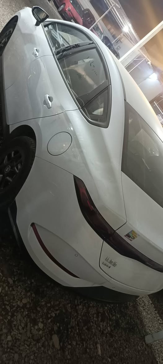 سلام عليكم
بي واي دي موديل 25 زيرو 
داخل أبيض 
السعر 19500
الستفسار ***********
