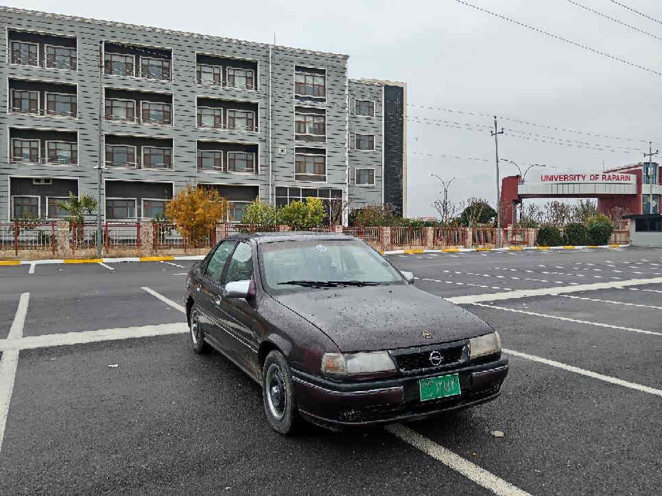 به ناوی خوای گه و ره 
ئۆپل ڤکترا مۆدیل ١٩٩٣
مه کینه ٢٠ گیڕو مه کینه به شه رتی فیته ر
٤ تایه لۆک هه یکه لی زۆر جوانه ڕزیوی هیچ نیه 
ته قه و ڕه قه ی هیچ نیه سه یاره که علوجه مالی مه ده نی به شه رت 
سعری ١٨ گه لا که می معامله 
***********
*********** السليمانية, العراق
